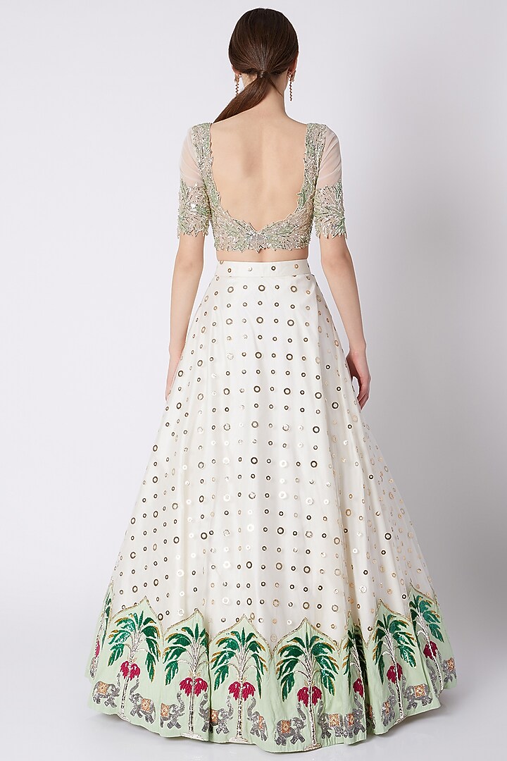 White Badla Embroidered Bridal Lehenga Set by Riddhi Majithia at Pernia's Pop Up Shop