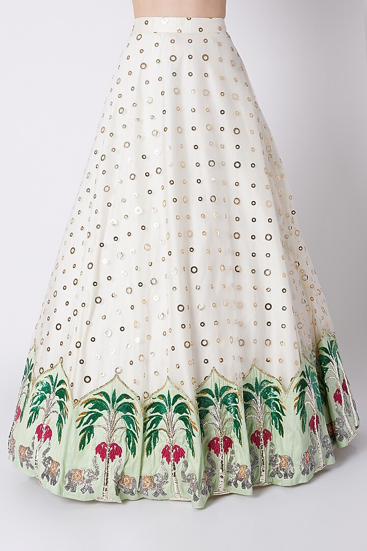 White Badla Embroidered Bridal Lehenga Set by Riddhi Majithia at Pernia's Pop Up Shop