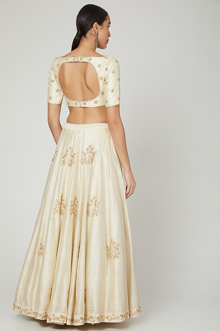 Ivory Embroidered Wedding Lehenga Set by RRishita & Mitali at Pernia's Pop Up Shop