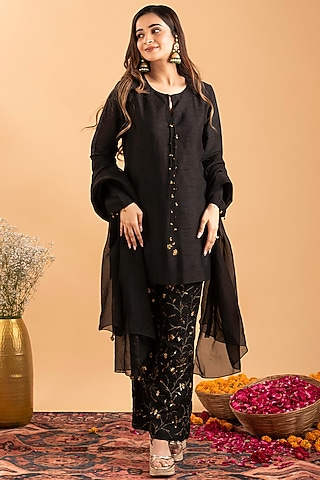 Black Raw Silk & Organza Kurta Set by Rirasa