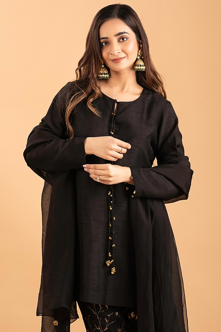 Black Raw Silk & Organza Kurta Set by Rirasa at Pernia's Pop Up Shop