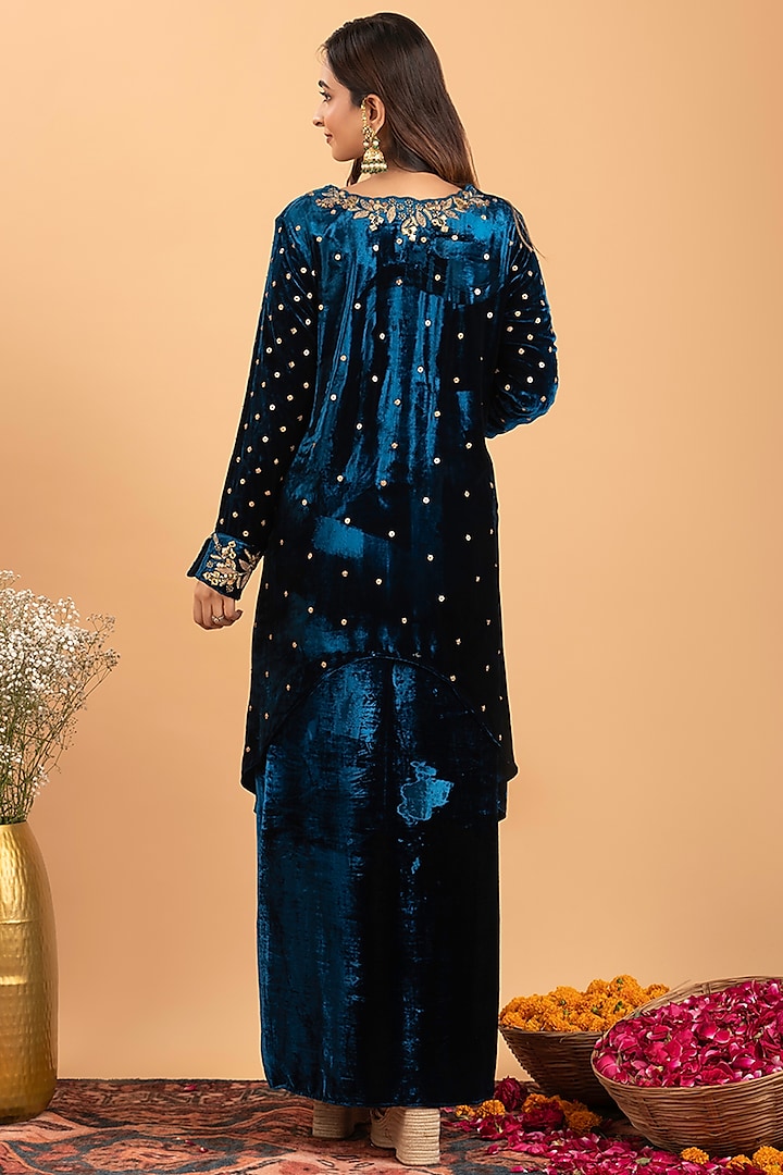 Deep Blue Silk Velvet Hand Embroidered Kurta Set by Rirasa at Pernia's Pop Up Shop