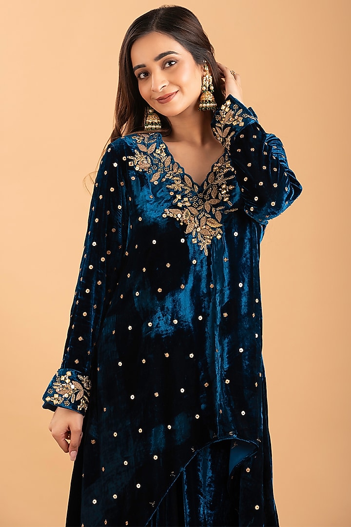 Deep Blue Silk Velvet Hand Embroidered Kurta Set by Rirasa at Pernia's Pop Up Shop