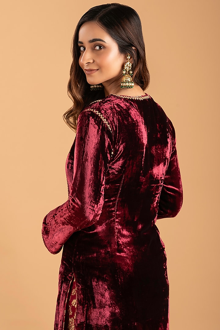 Maroon Silk Velvet Gota Embroidered Kurta Set by Rirasa at Pernia's Pop Up Shop