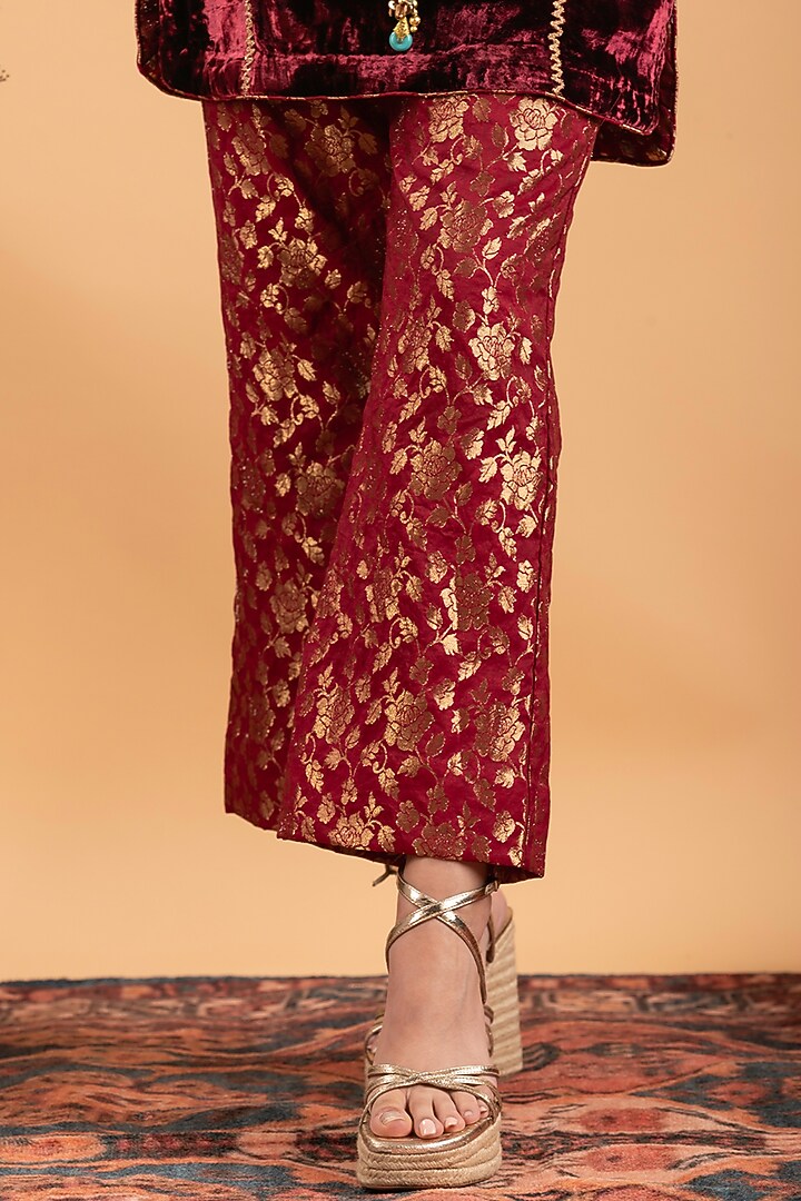 Maroon Silk Velvet Gota Embroidered Kurta Set by Rirasa at Pernia's Pop Up Shop