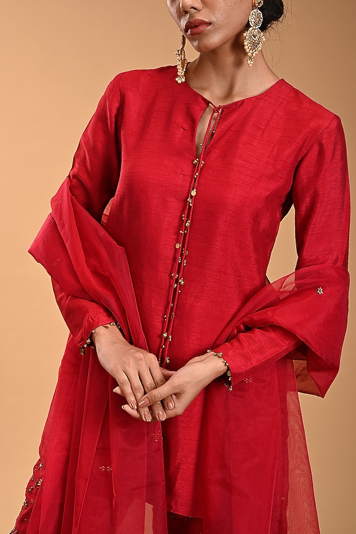 Red Raw Silk & Organza Hand Embroidered Kurta Set by Rirasa at Pernia's Pop Up Shop