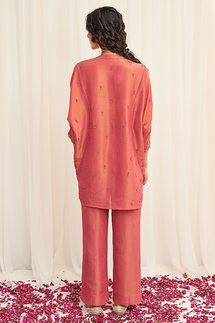 Pink Tissue Hand Embroidered Kurta Set by Rirasa at Pernia's Pop Up Shop