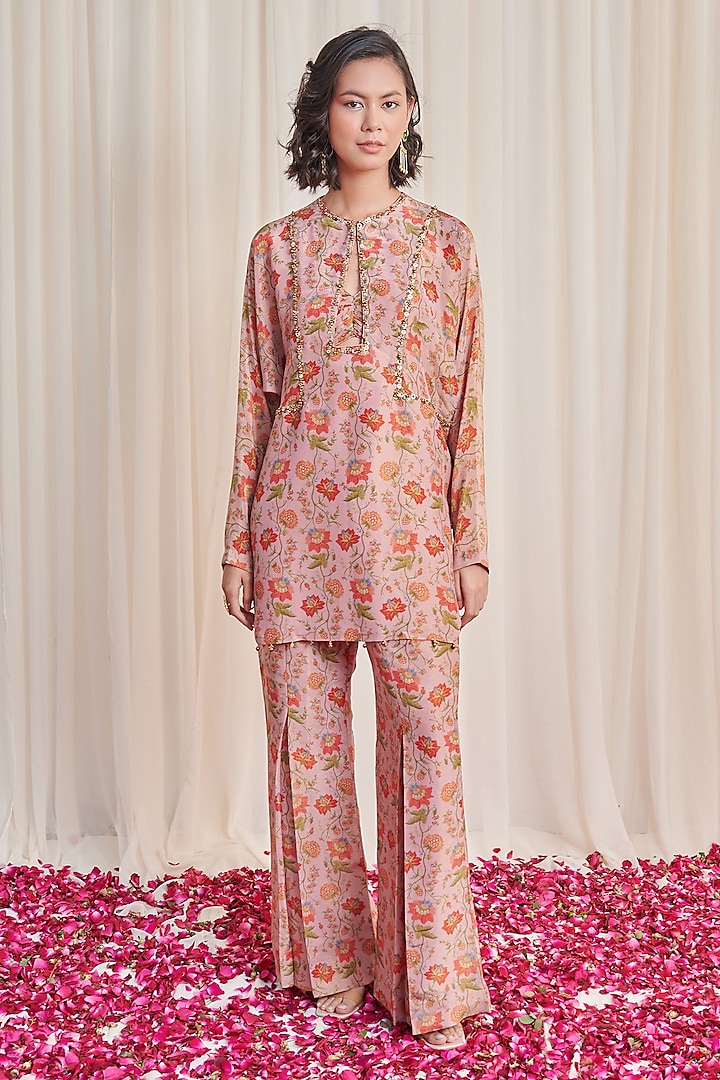 Pink Tissue Floral Printed & Hand Embroidered Kurta Set by Rirasa at Pernia's Pop Up Shop