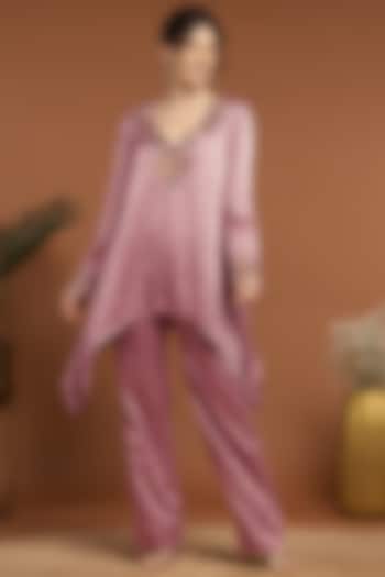 Pastel Pink Satin Embroidered Kurta Set by Rirasa at Pernia's Pop Up Shop