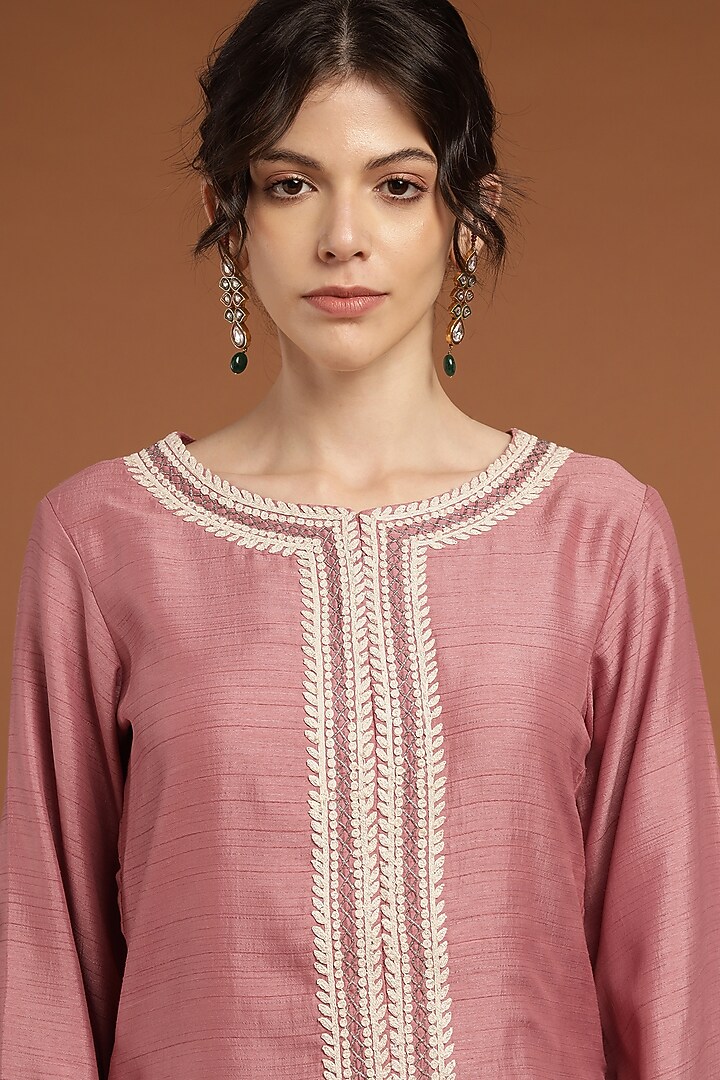 Pink Silk Hand Embroidered Kurta Set by Rirasa at Pernia's Pop Up Shop
