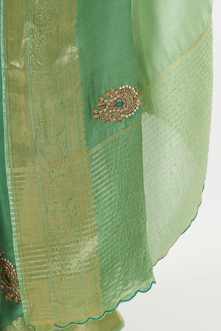Green Festive Saree Set In Silk by NARMADESHWARI at Pernia's Pop Up Shop
