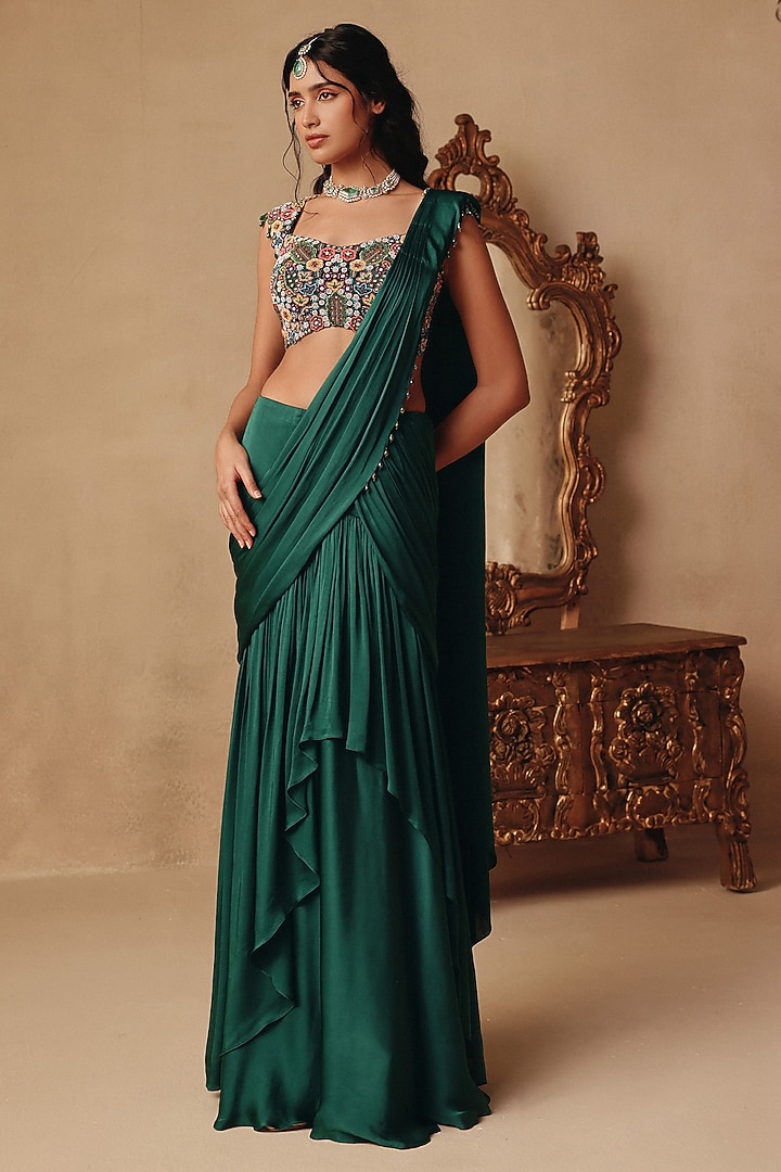 Green Net & Satin Georgette Pre-Draped Wedding Saree Set by Rishika Singh at Pernia's Pop Up Shop