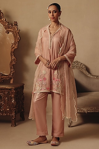 Blush Pink Organza Shimmer Hand Embroidered Kurta Set by Rishika Singh