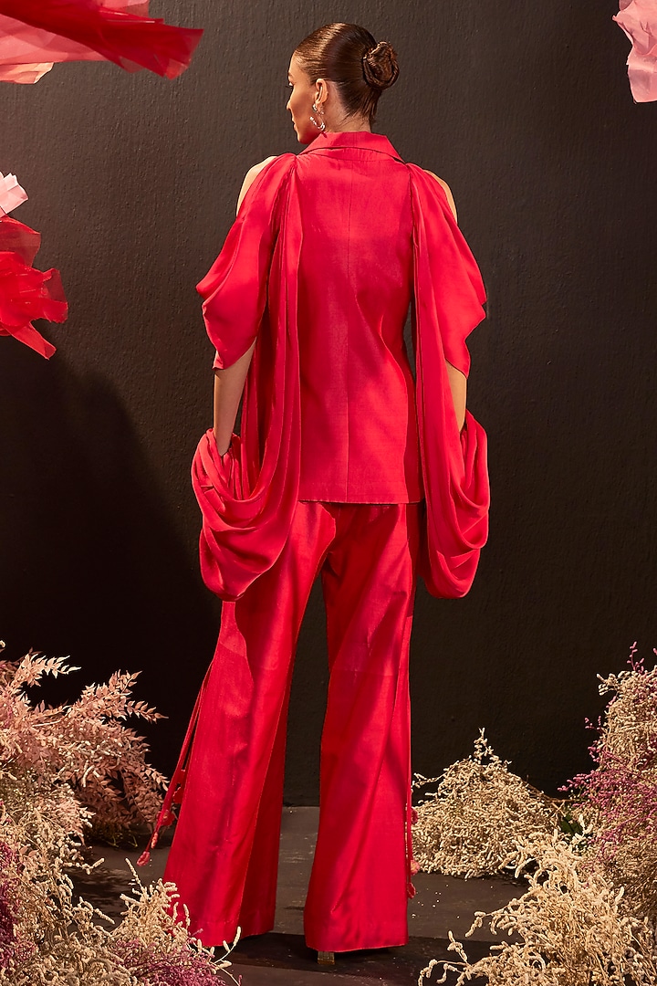 Pink Dupion Silk Hand Embroidered Kurta Set by Rishika Singh at Pernia's Pop Up Shop