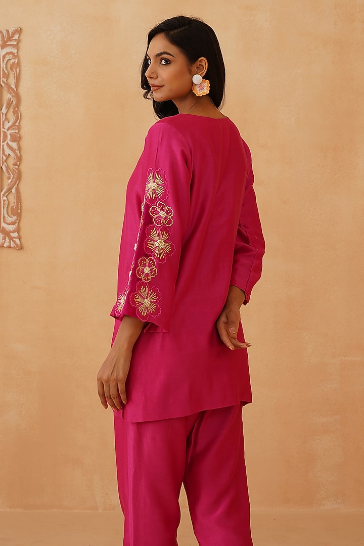 Pink Chanderi Embroidered Co-Ord Set Set by Rishika Singh at Pernia's Pop Up Shop