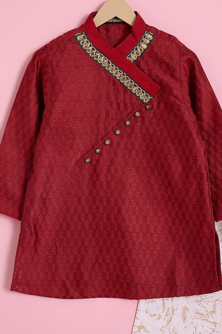 Maroon Self Jacquard Hand Embroidered Kurta Set For Boys by Ritu n Usha at Pernia's Pop Up Shop