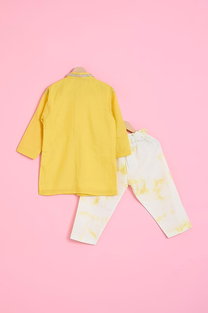 Yellow Muslin Tie-Dye Kurta Set For Boys by Ritu n Usha at Pernia's Pop Up Shop