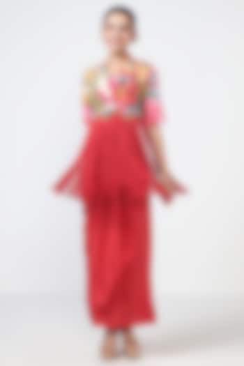 Coral Crepe Draped Skirt Set by Rishi & Vibhuti at Pernia's Pop Up Shop