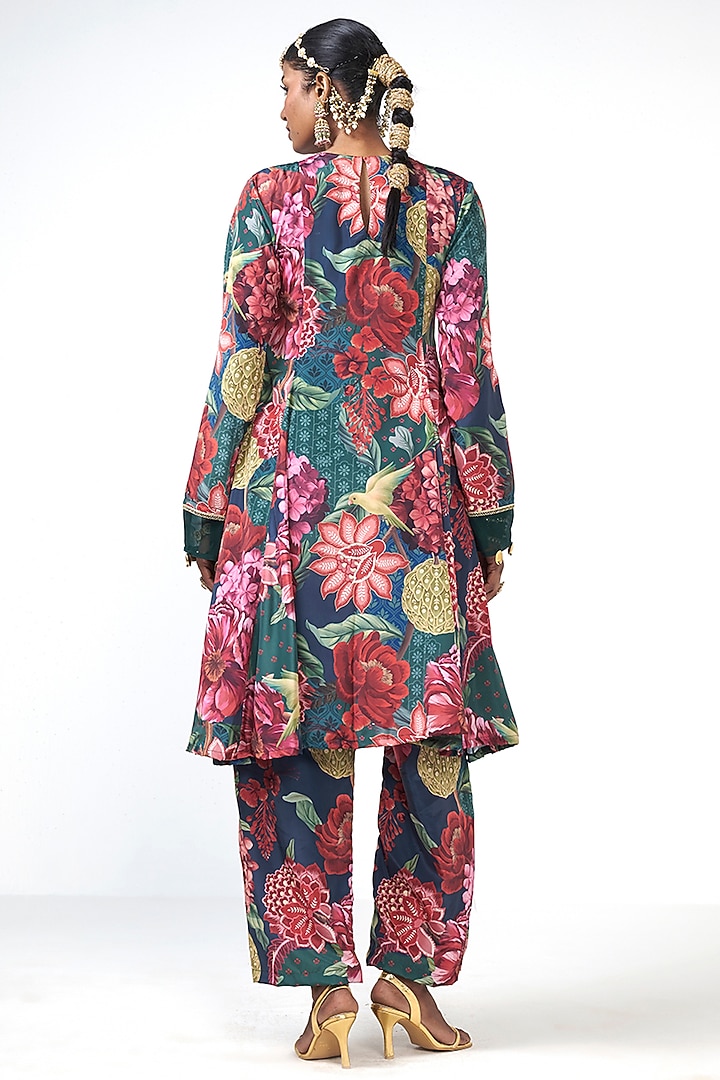 Bottle Green Crepe Floral Printed Kurta Set by Rishi & Vibhuti at Pernia's Pop Up Shop