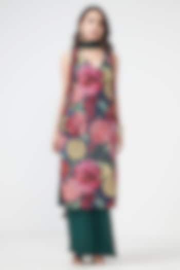 Bottle Green Crepe Floral Printed Kurta Set by Rishi & Vibhuti at Pernia's Pop Up Shop