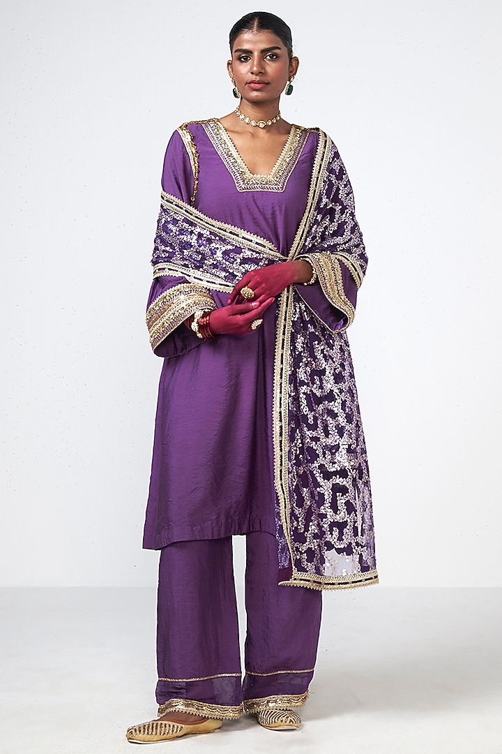 Violet Chanderi Sequins Embroidered Kurta Set by Rishi & Vibhuti at Pernia's Pop Up Shop