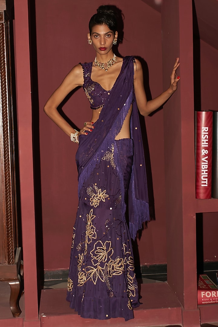 Purple Organza Hand Work Skirt Reception Saree Set by Rishi & Vibhuti at Pernia's Pop Up Shop