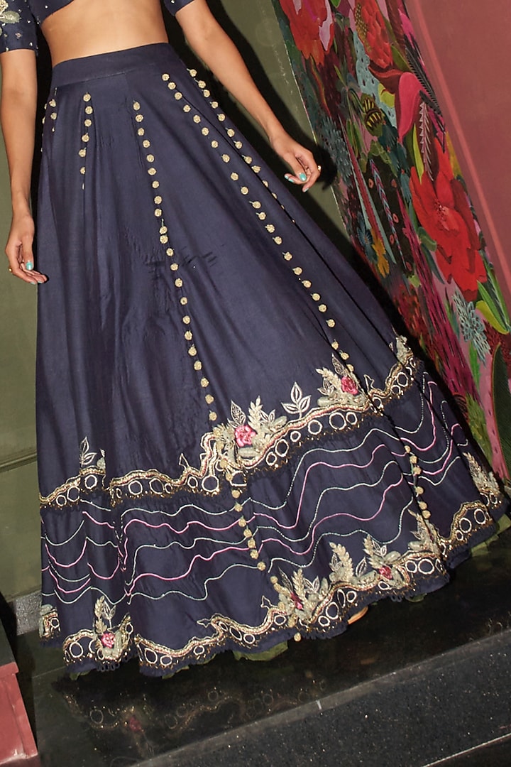 Imperial Blue Chanderi Floral Thread Work Skirt Set by Rishi & Vibhuti at Pernia's Pop Up Shop