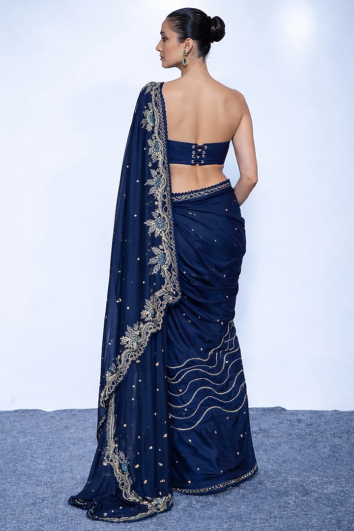 Midnight Blue Organza Embellished Reception Saree Set by Rishi & Vibhuti at Pernia's Pop Up Shop