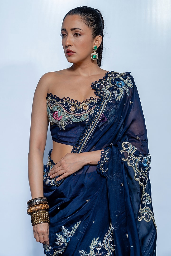 Midnight Blue Organza Embellished Reception Saree Set by Rishi & Vibhuti at Pernia's Pop Up Shop