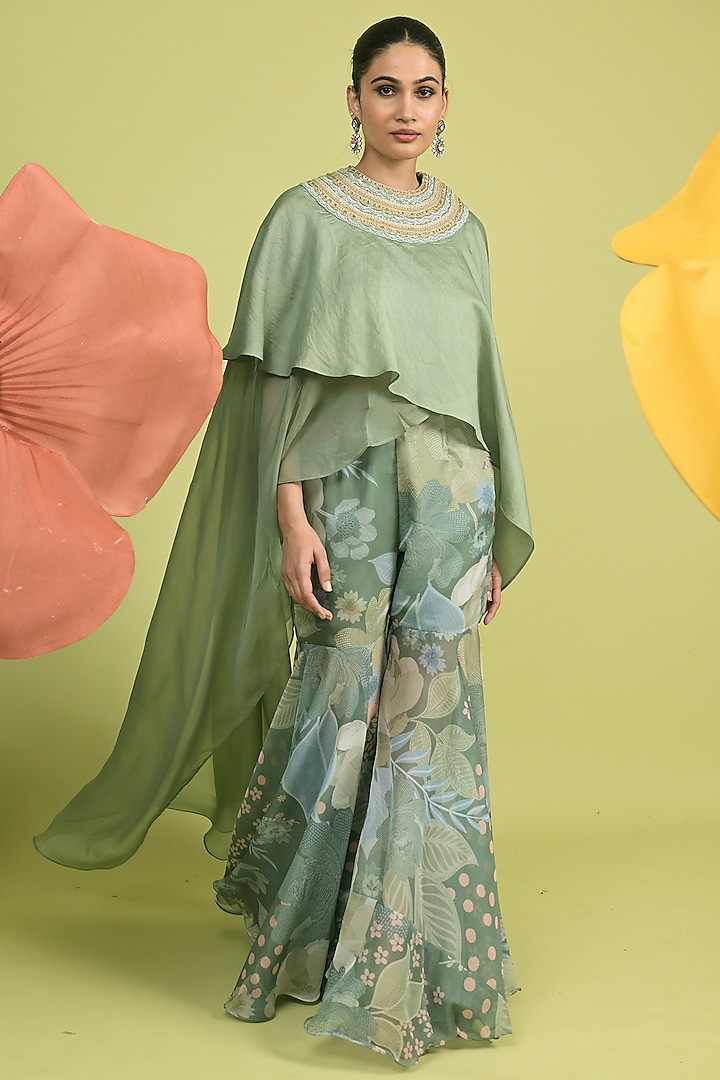 Matcha Green Organza & Chanderi Cape Set by Rishi & Vibhuti at Pernia's Pop Up Shop