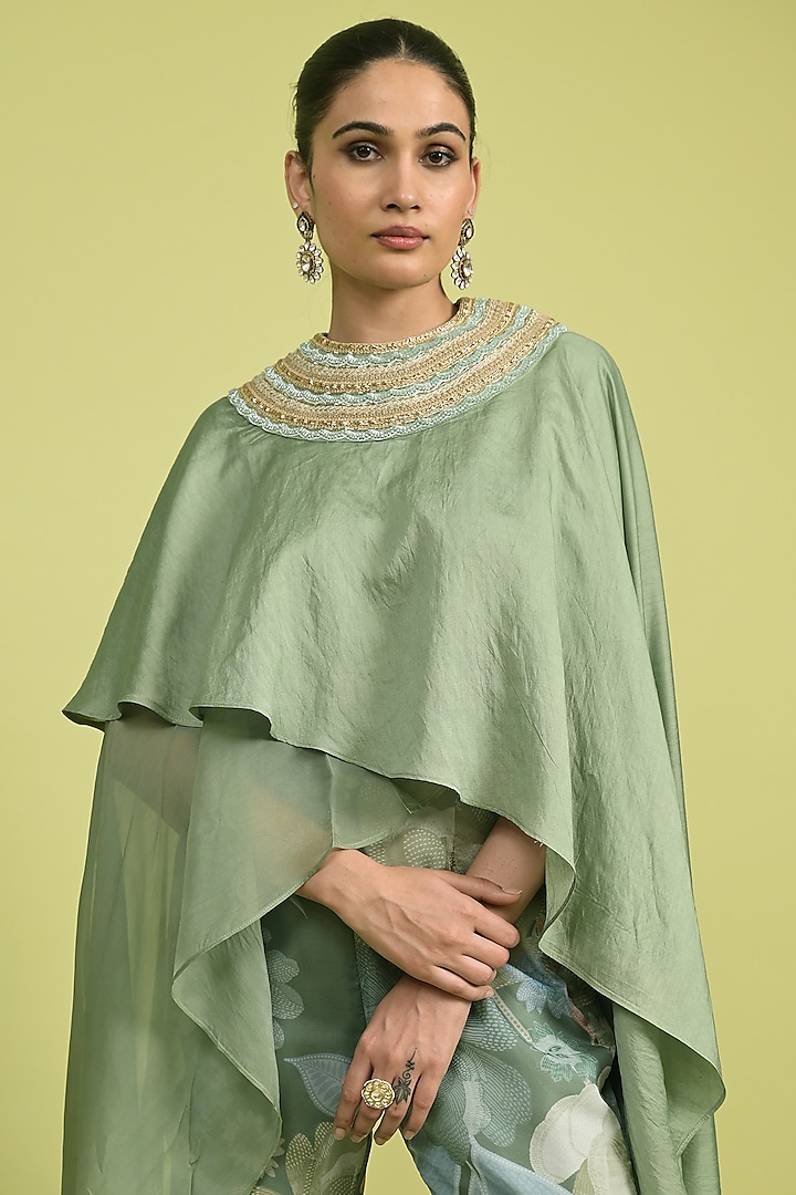 Matcha Green Organza & Chanderi Cape Set by Rishi & Vibhuti at Pernia's Pop Up Shop