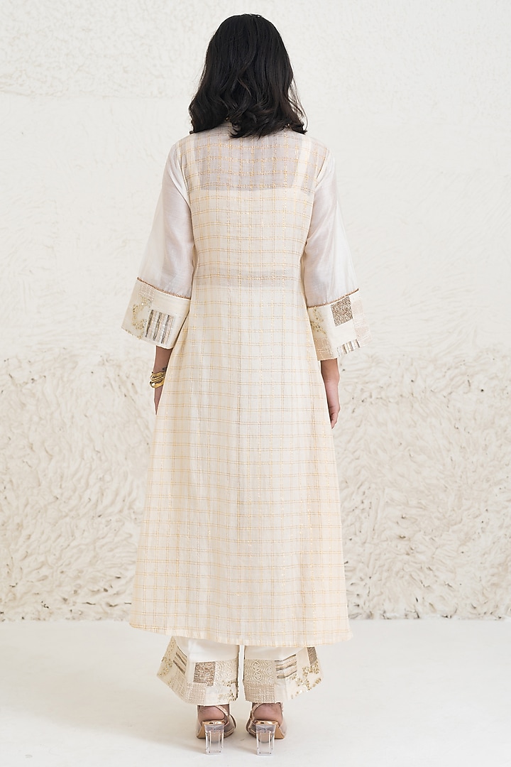 Ivory Chanderi Patchwork Kurta Set by Rishi & Vibhuti at Pernia's Pop Up Shop