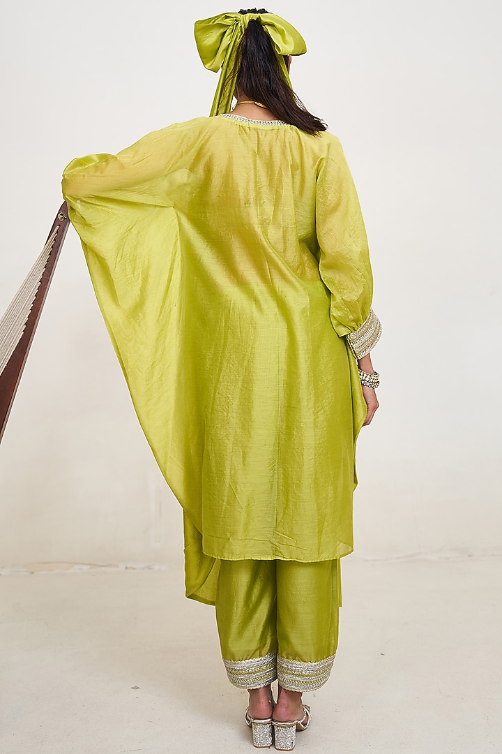 Lime Green Crepe & Chanderi Silk Cutwork Kurta Set by Rishi & Vibhuti at Pernia's Pop Up Shop