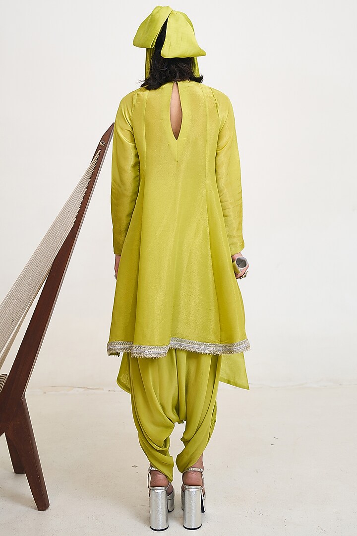 Lime Green Crepe & Chanderi Silk Cutwork Kurta Set by Rishi & Vibhuti at Pernia's Pop Up Shop