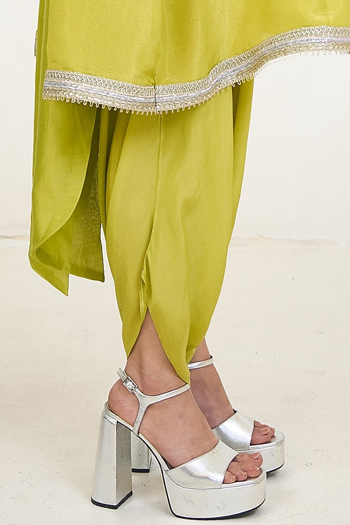 Lime Green Crepe & Chanderi Silk Cutwork Kurta Set by Rishi & Vibhuti at Pernia's Pop Up Shop