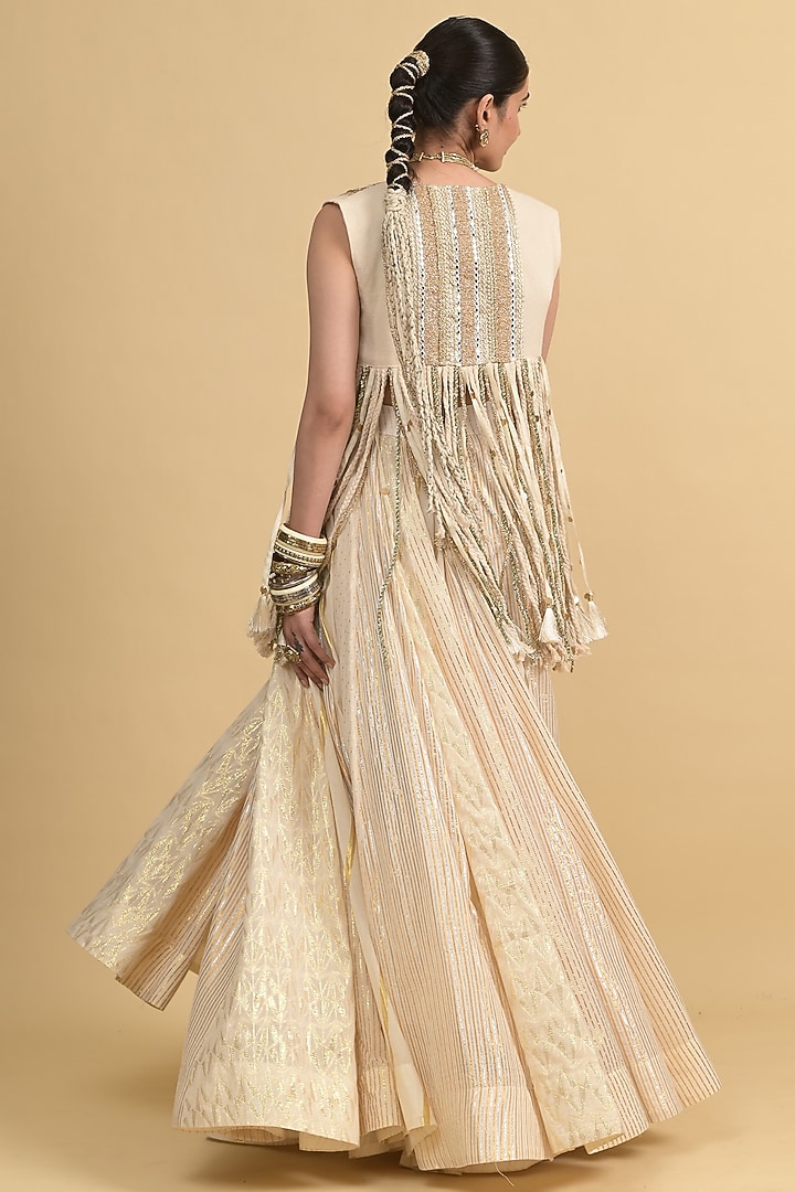 Ivory Crushed Silk & Egyptian Cotton Skirt Set by Rishi & Vibhuti at Pernia's Pop Up Shop