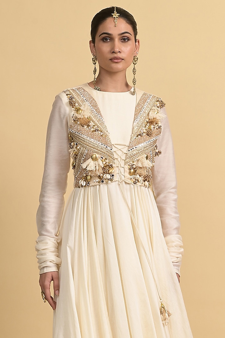Ivory Chanderi Wedding Anarkali Set by Rishi & Vibhuti at Pernia's Pop Up Shop