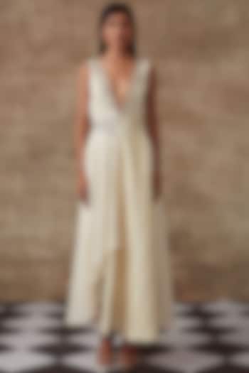 Ivory Mirror Work Party Wear Anarkali Set by Rishi & Vibhuti at Pernia's Pop Up Shop