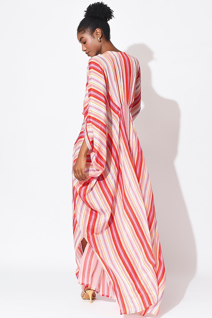 Lavender Crepe Cutwork Kaftan by Rishi & Vibhuti at Pernia's Pop Up Shop