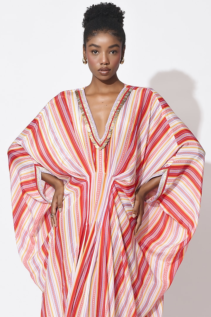 Lavender Crepe Cutwork Kaftan by Rishi & Vibhuti at Pernia's Pop Up Shop