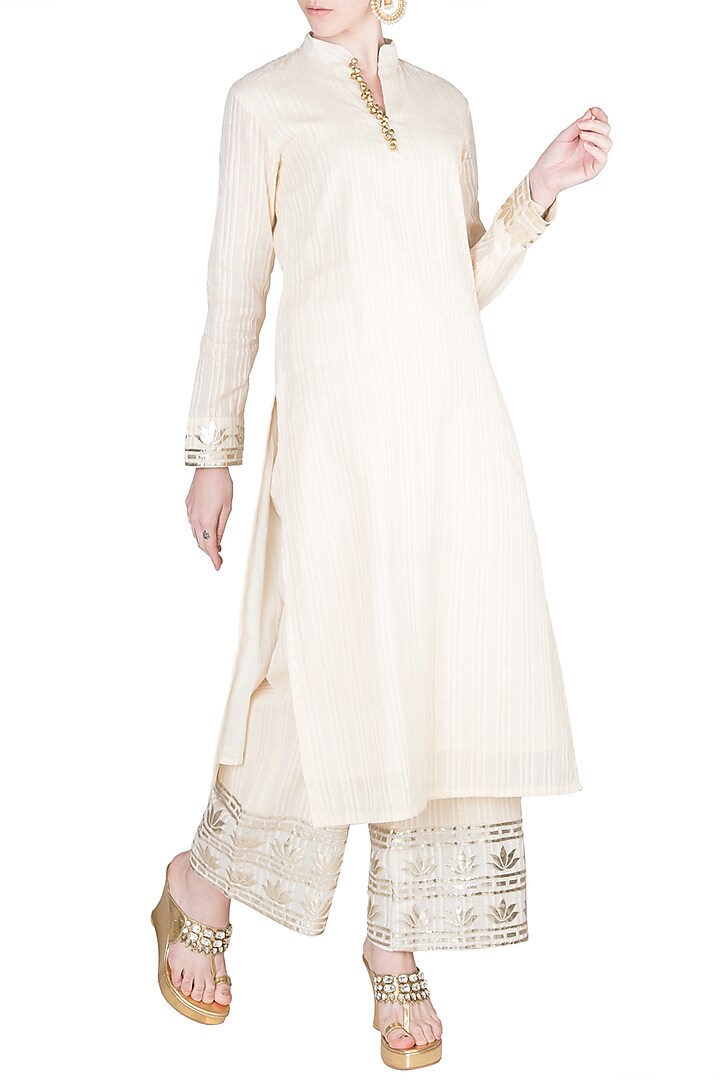 Ivory Straight Kurta With Pants by A-Sha By Rishi & Vibhuti at Pernia's Pop Up Shop
