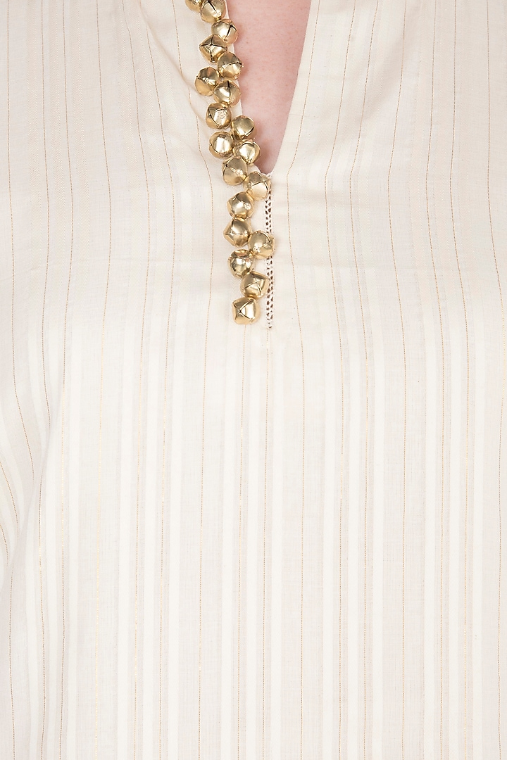 Ivory Straight Kurta With Pants by A-Sha By Rishi & Vibhuti at Pernia's Pop Up Shop