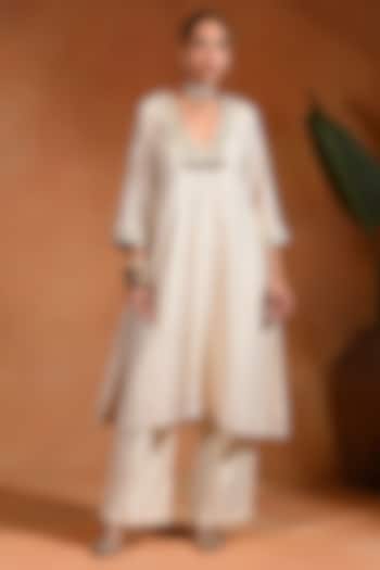 Ivory Cotton Lurex Kurta Set by Rishi & Vibhuti at Pernia's Pop Up Shop