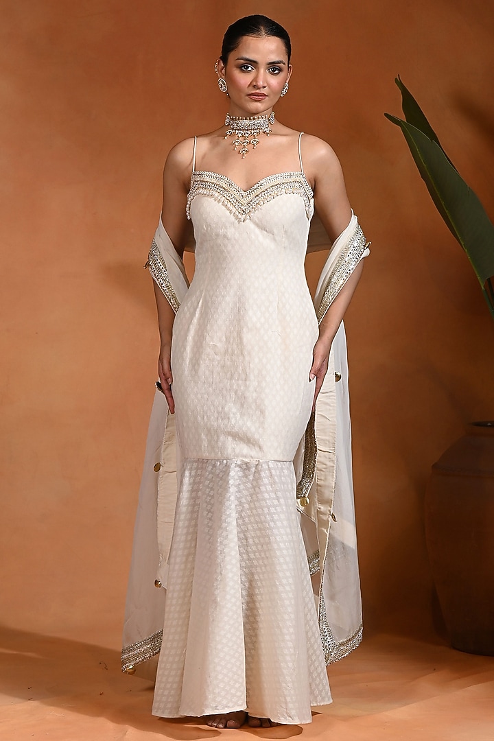 Ivory Cotton Jacquard Fish-Cut Cocktail Dress With Dupatta by Rishi & Vibhuti at Pernia's Pop Up Shop