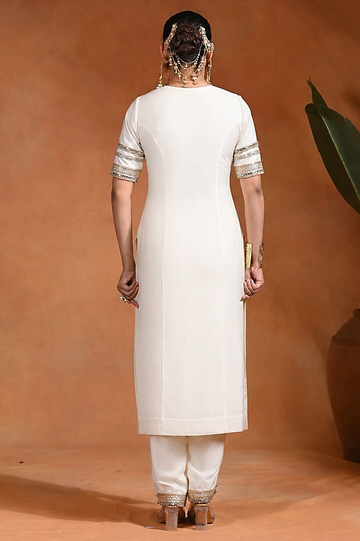 Ivory Chanderi Silk Kurta Set by Rishi & Vibhuti at Pernia's Pop Up Shop