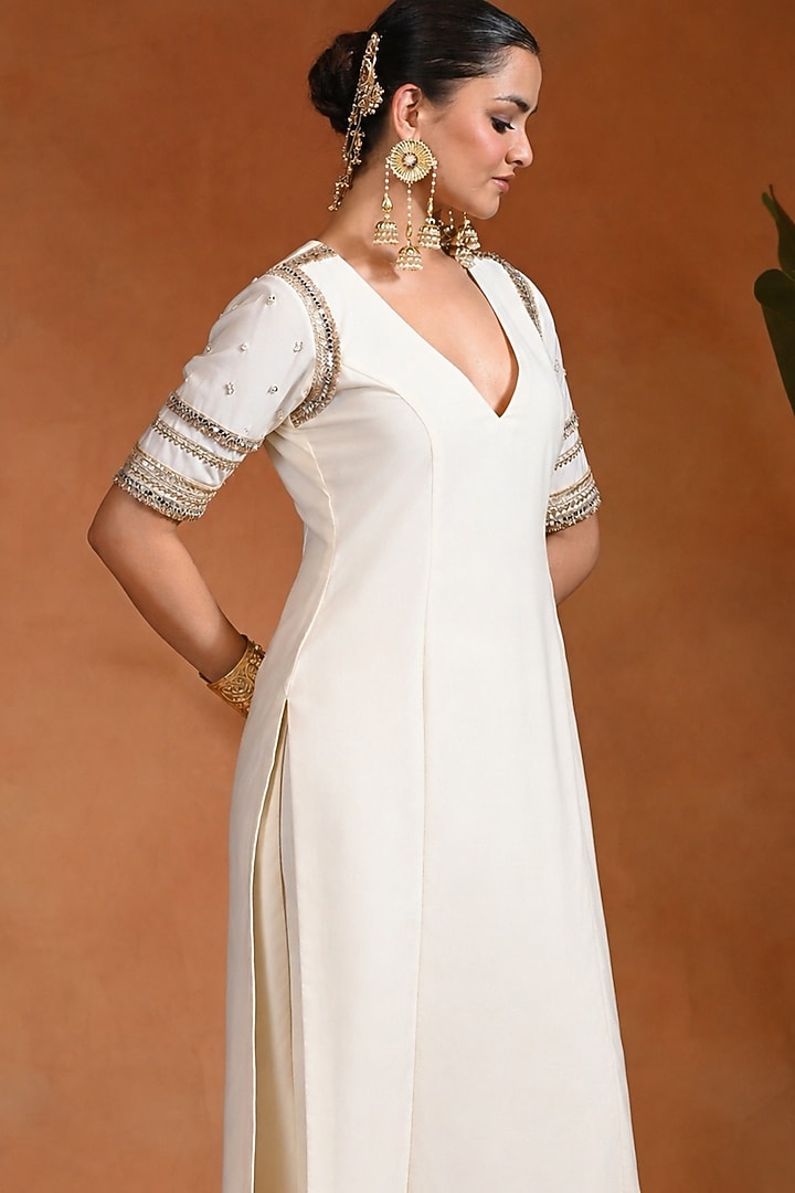 Ivory Chanderi Silk Kurta Set by Rishi & Vibhuti at Pernia's Pop Up Shop
