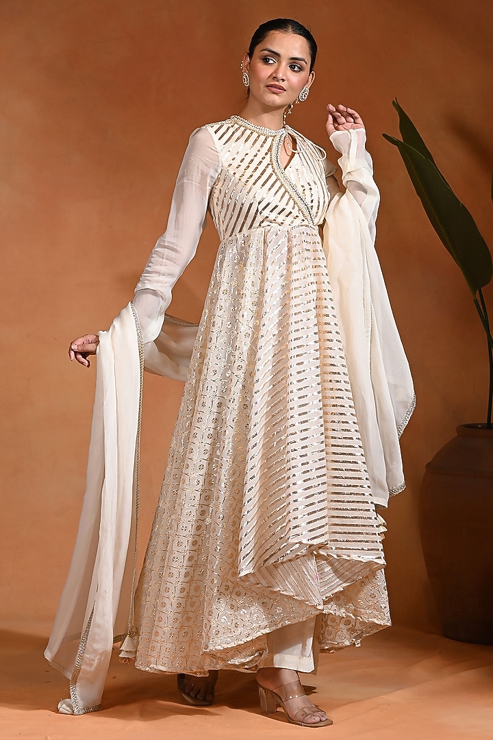 Ivory Chanderi & Crepe Wedding Anarkali Set by Rishi & Vibhuti at Pernia's Pop Up Shop