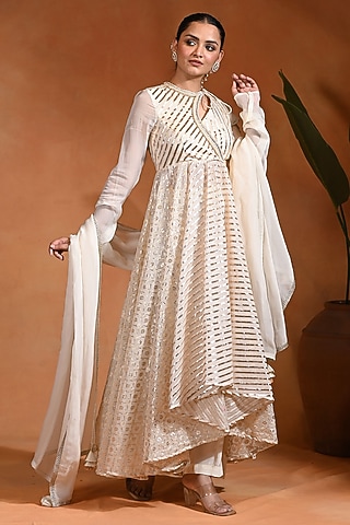 Ivory Chanderi & Crepe Anarkali Set by Rishi & Vibhuti