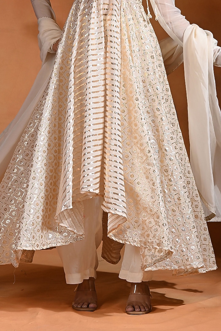 Ivory Chanderi & Crepe Wedding Anarkali Set by Rishi & Vibhuti at Pernia's Pop Up Shop