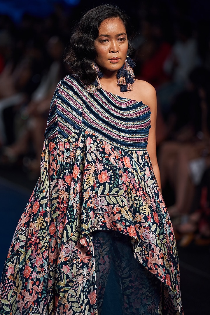 Persian Blue Organza Kaftan Set by Rishi & Vibhuti at Pernia's Pop Up Shop